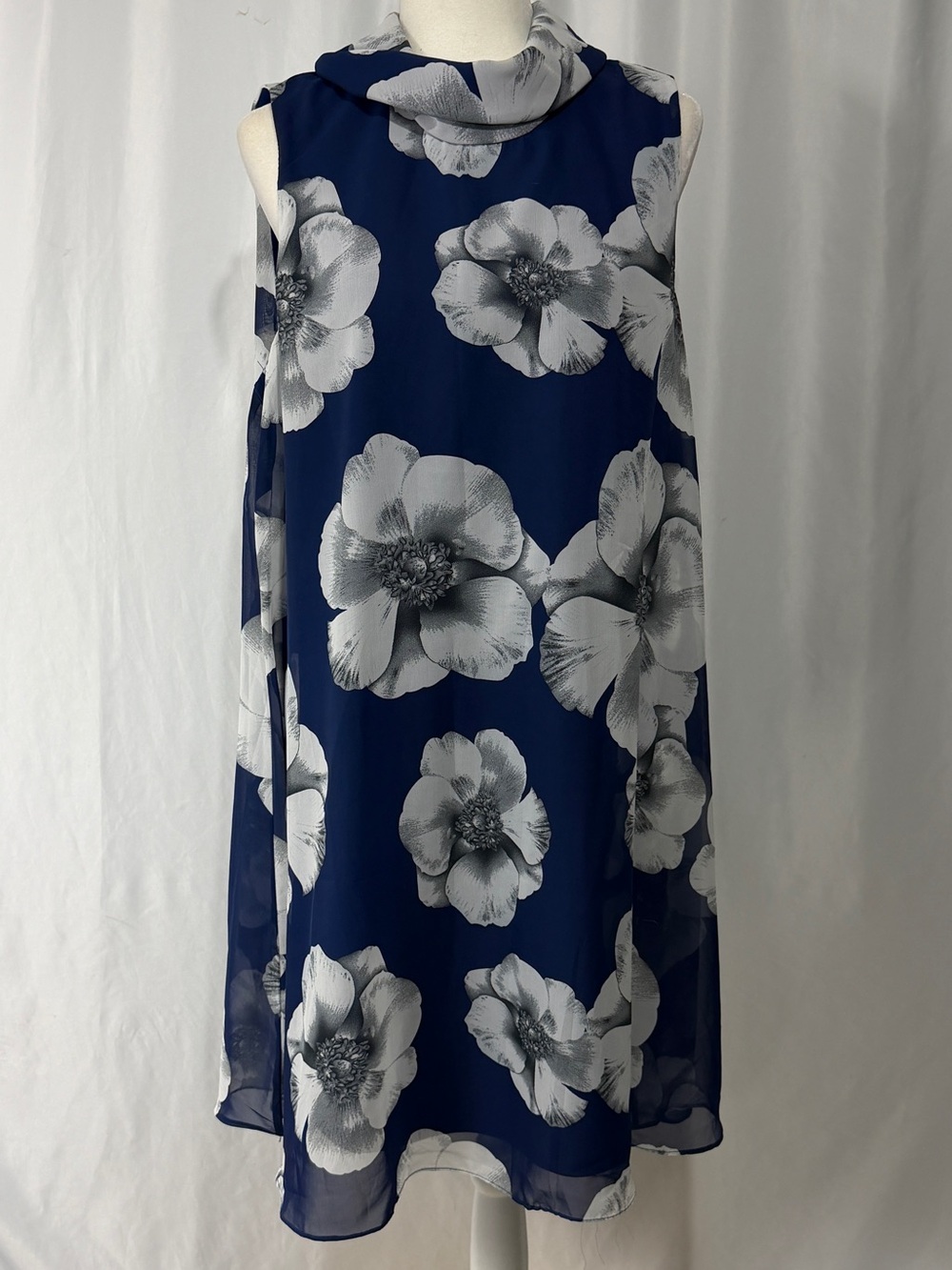 NWT Perceptions NY Blue & White Floral Sleeveless Shift Dress Size 18 Chiffon